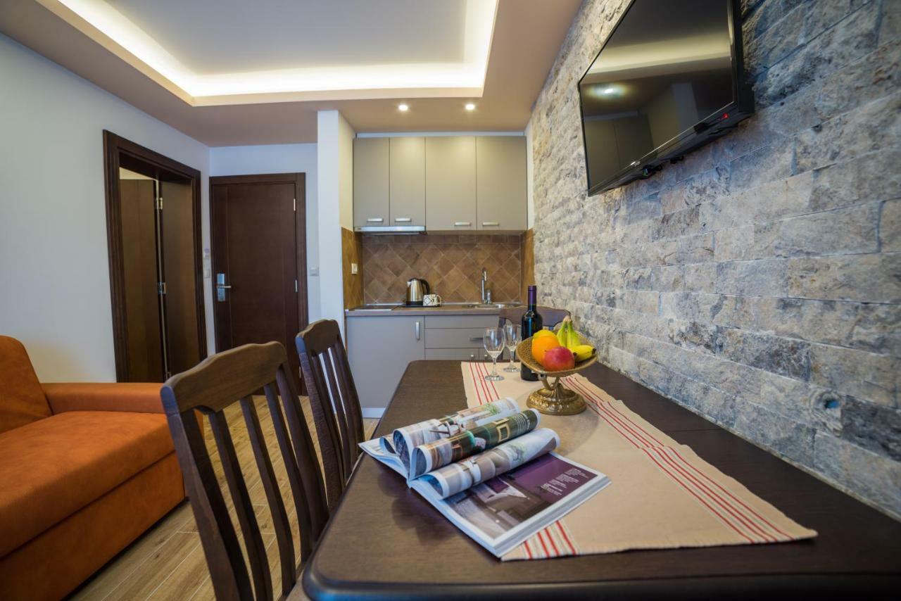 Guest House S-Lux Petrovac Exteriör bild